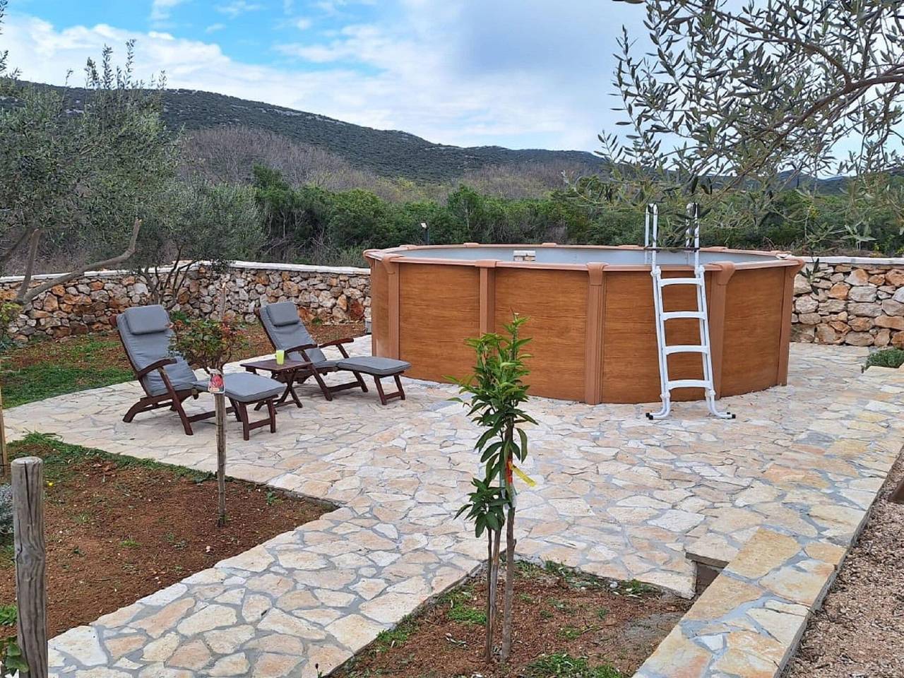 Ferienhaus in Vrana am See und Strand in Pakostane, Zadar