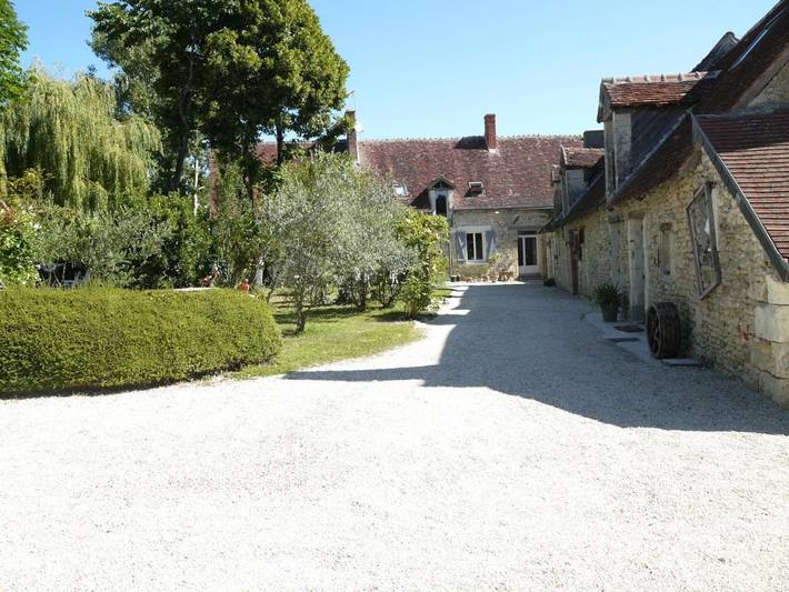 Gîte pour 4 personnes, avec piscine ainsi que vue et jardin à Genillé