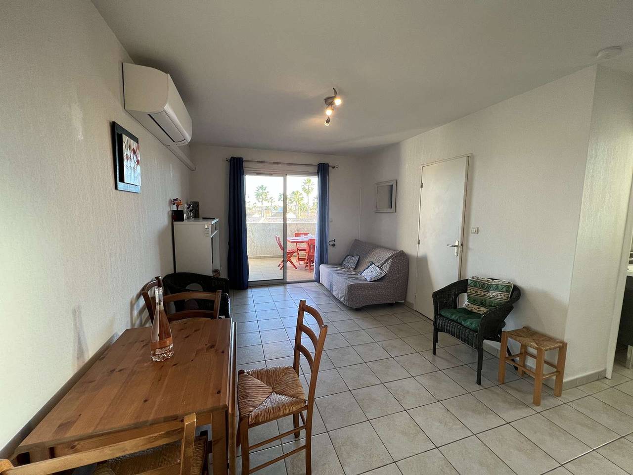 Appartement entier, Appartement T3 avec Piscine, Clim, Terrasse, Parking Privé – À 600m de la Plage, 6 Pers. in Valras-Plage, Côte méditerranéenne (France)
