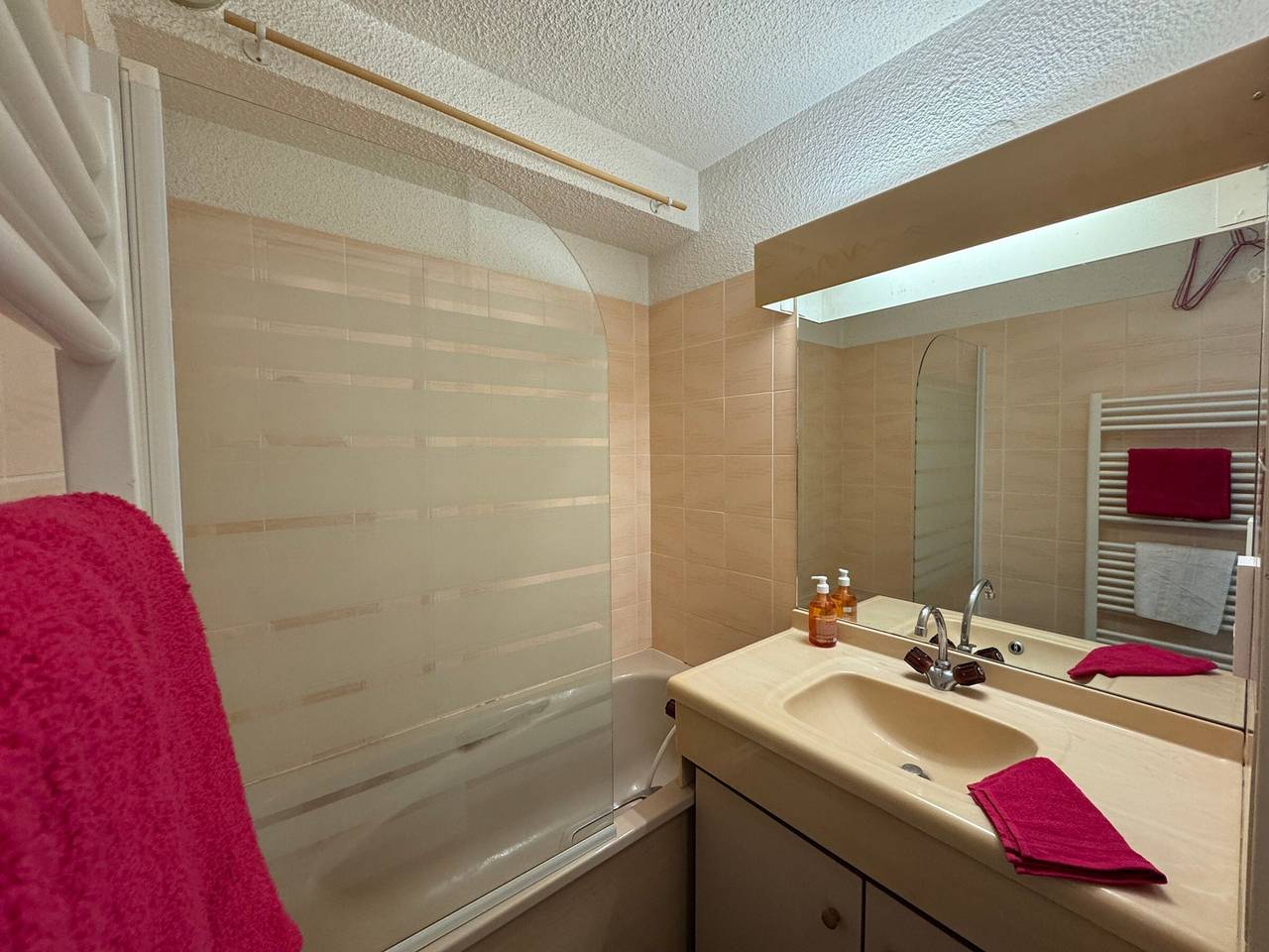 Studio entier, Studio confortable, navette pistes, parking inclus in La Salle-les-Alpes, Serre Chevalier