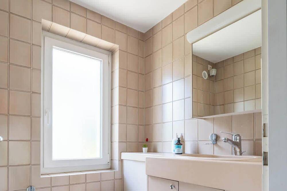 Ecoroom with Terrace in Zurich in Zürich, Bezirk Zürich