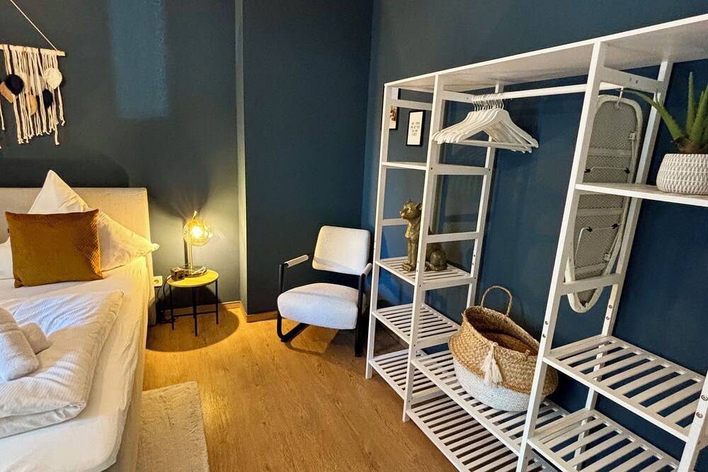 Ganze Wohnung, Klinik & Kurpark Parkplatz Barrierefreies Apartment Boxspringbett in Bad Oeynhausen, Kreis Minden-Lübbecke