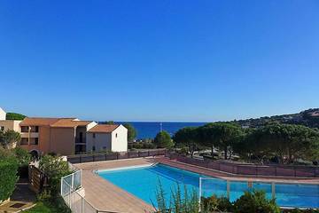 Gîte pour 4 personnes, avec balcon/terrasse et terrasse ainsi que bassin pour enfant et piscine dans Plage de la Gaillarde