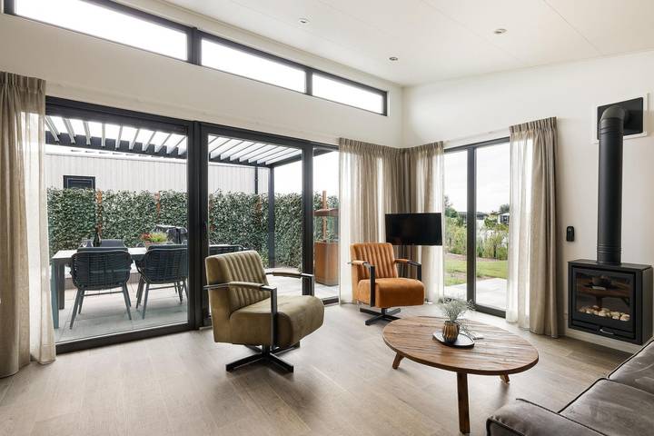 Luxuriöse 6-Personen-Villa mit Sauna in Nunspeet in einem Park am Veluwemeer in Nunspeet, Veluwe