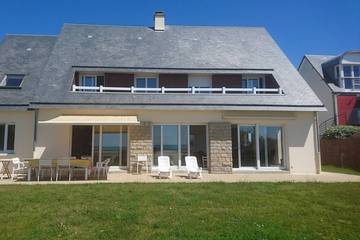 Location de vacances pour 12 personnes, avec jacuzzi et jardin dans Kairon Plage