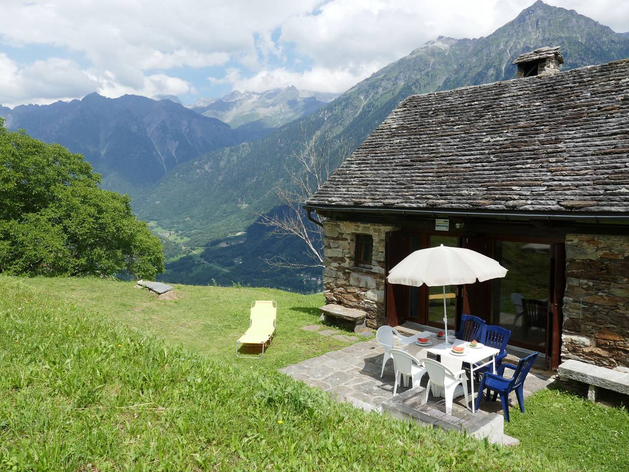 Vakantiehuis voor 6 Personen in Acquarossa, Lepontine Alps