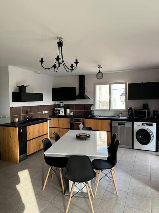 Gîte pour 4 personnes, avec Balcon à Les Granges-Gontardes