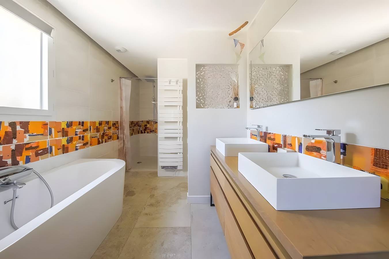 Camera Bali con vista mare, Wi-Fi e aria condizionata in guest house in Losari, Palasca