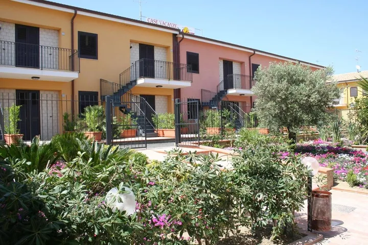 Appart’hôtel pour 4 personnes, avec piscine ainsi que jacuzzi et jardin, animaux acceptés - 1