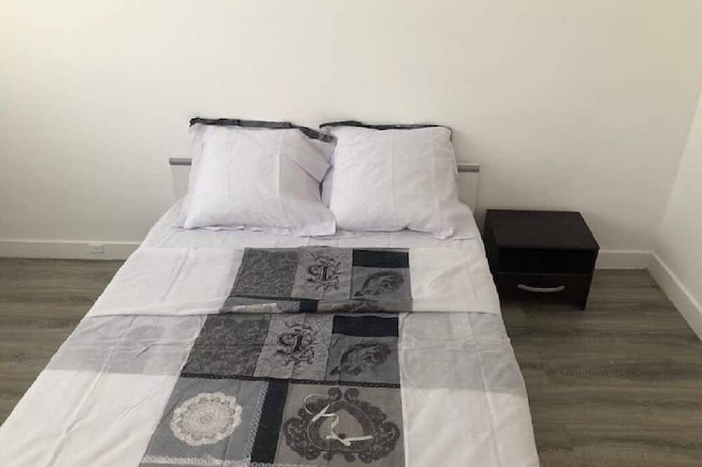 Entire apartment, Kennedy residence in Saint-Jean-de-Braye, Loire Valley