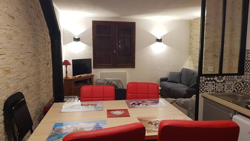 Location de vacances pour 5 personnes, avec jardin et vue à Chabottes - 2