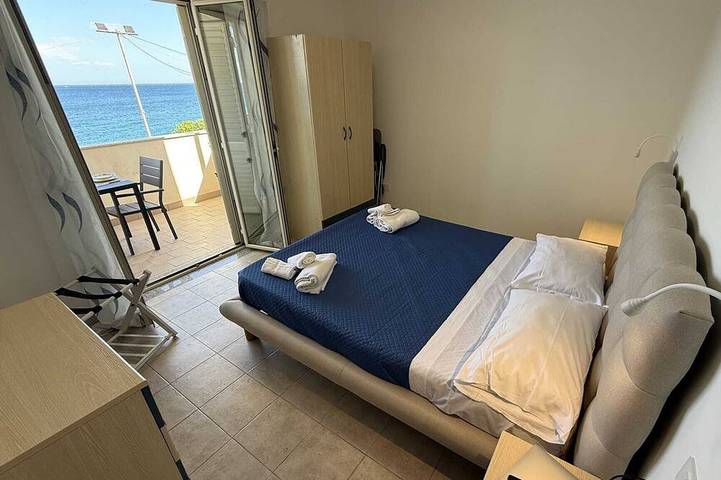 Appartement entier, Uni Letojanni 2, Front de mer. in Letojanni, Province de Messina
