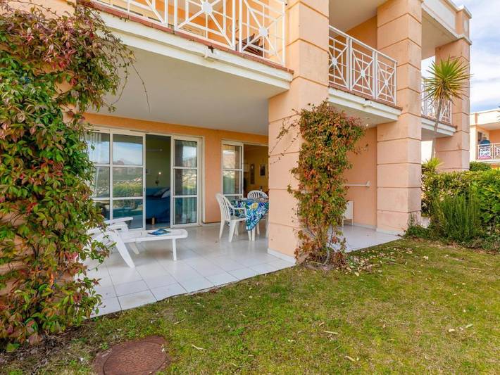 Gîte pour 5 personnes, avec jardin ainsi que terrasse et piscine dans Gare Du Dramont