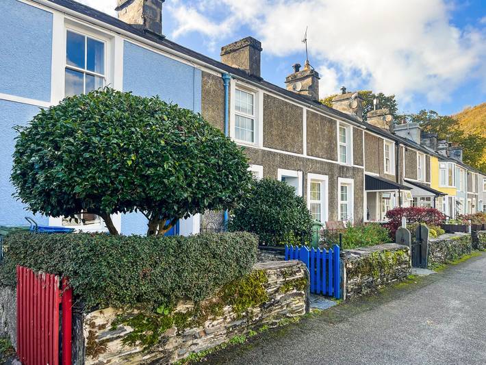 Cottage for 4 people, with garden in Borth-y-Gest