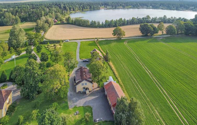 Hus för 11 Personer med trädgård in Jönköping, Vättern