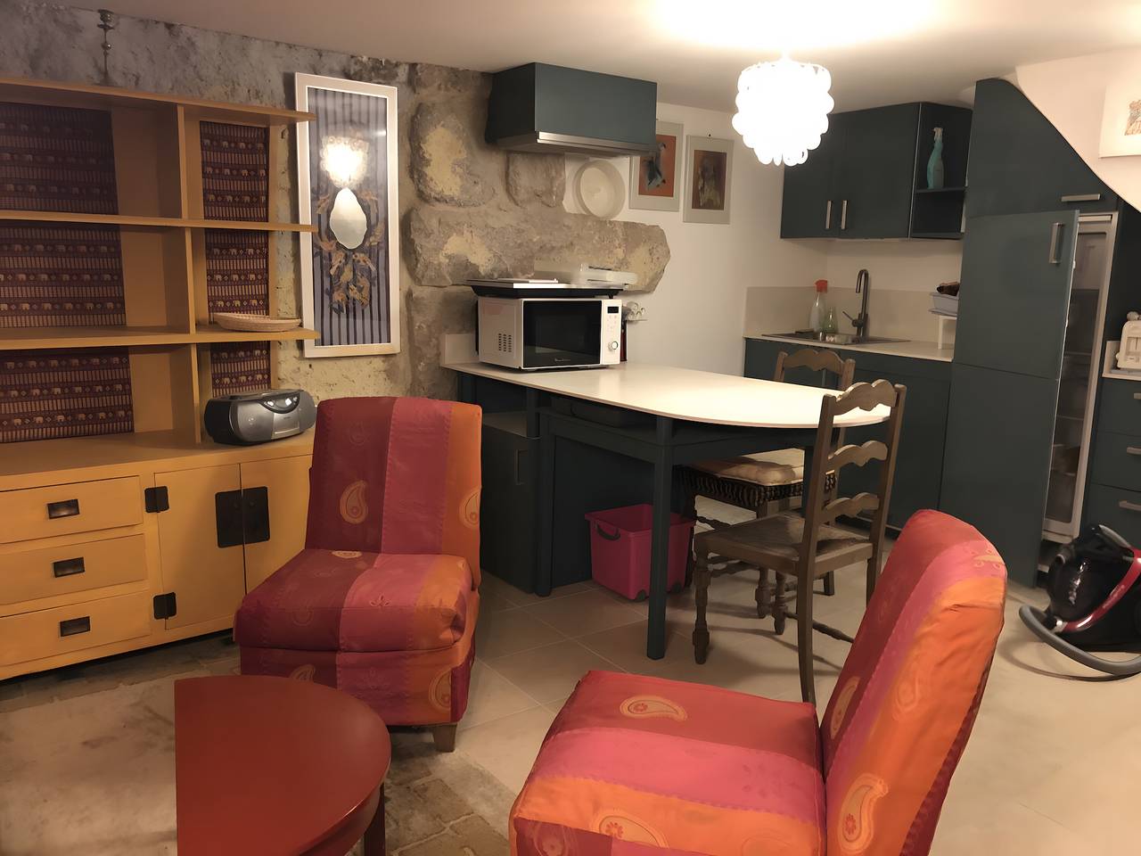 Casa de vacaciones 'La Treille' con vistas a la montaña y Wi-Fi in Saint-Barthélemy-Grozon, Tournon-sur-Rhône región