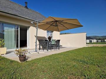 Location de vacances pour 6 personnes, avec jardin, animaux acceptés à Sébrazac