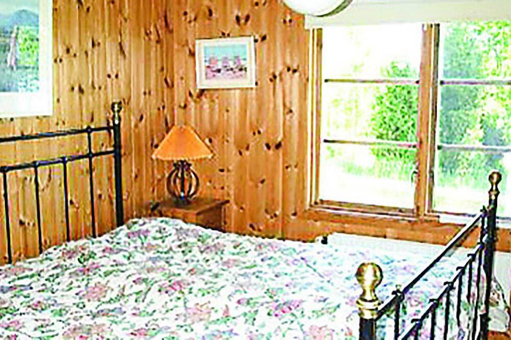 Beautiful home in Ljungsarp with sauna in Tranemo, Västergötland