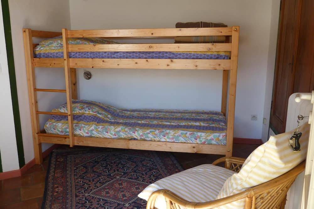 Eco-gite, Loin de tout mais proche de l'essentiel in Boisset, Région de Béziers