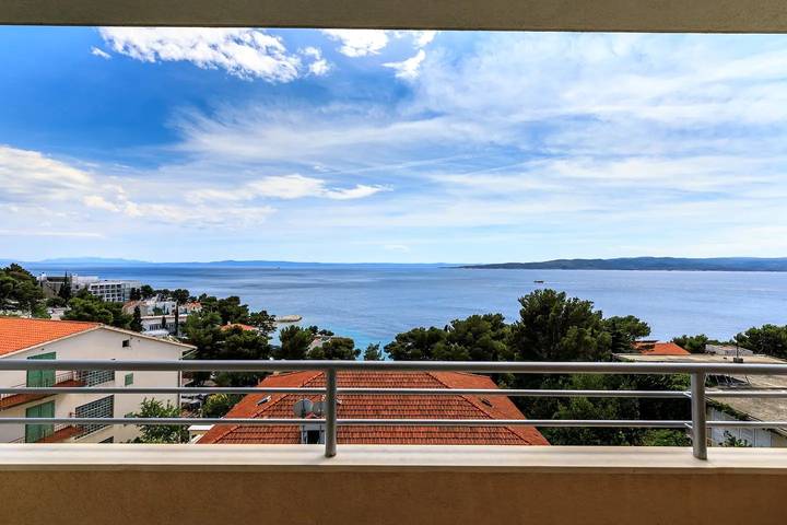 Ferienwohnung für 2 Personen, mit Pool und Balkon/Terrasse in Brela