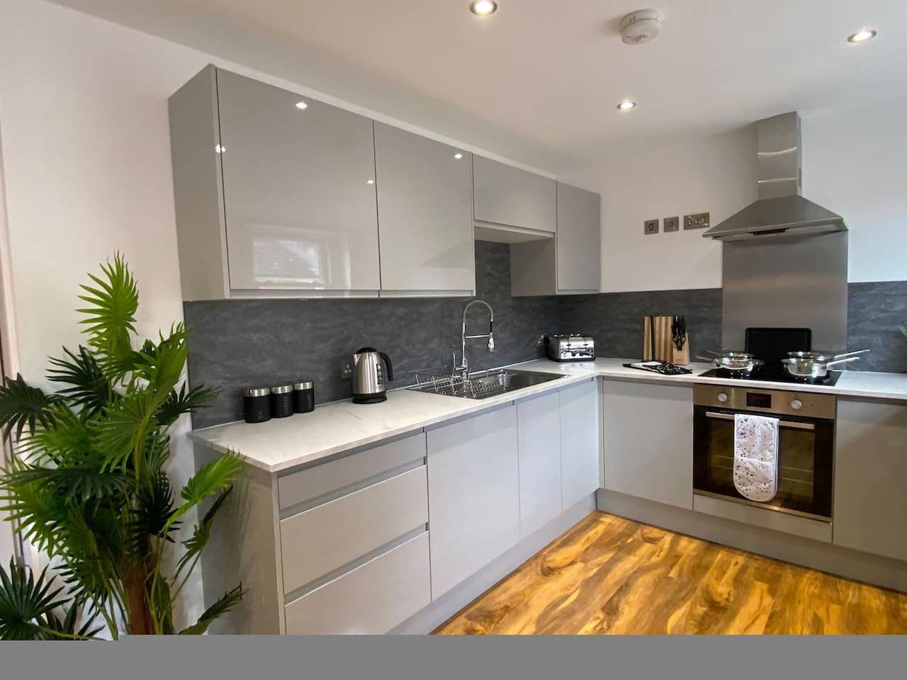 Entire apartment, Stylish 2Br Serviced Apartment in Bedford Centre 4 in Bedford