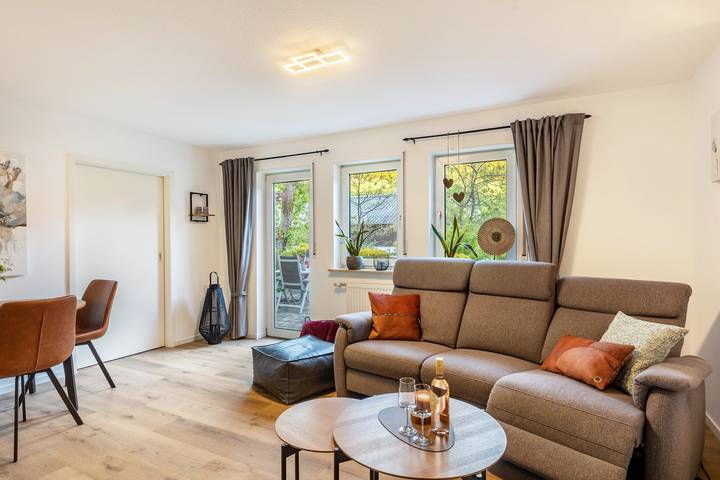 Geheel appartement, Vakantiewoning 'Bachlauf Eslohe' met bergzicht, privéterras en wifi in Eslohe, Hochsauerlandkreis