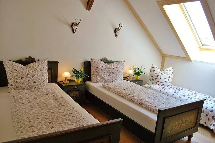 Ganze Wohnung, Großzügige Ferienwohnung mit Stil und Charme! in Oberammergau, Bayerische Alpen