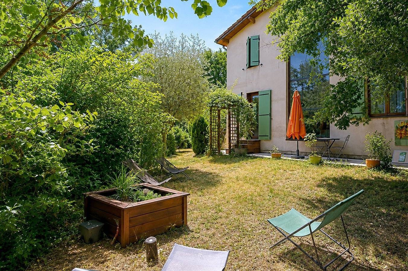 Bed and Breakfast 'Tromelin' con Terraza Privada, Wi-Fi y Aire Acondicionado in Bouc-Bel-Air, Costa mediterránea (Francia)