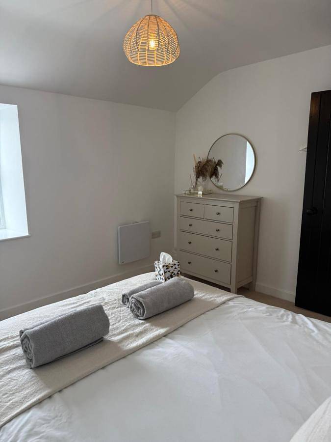 New renovated beach front cottage in Mousehole, Cornwall