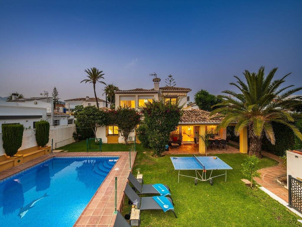Beach House Ping Pong Comfortable holiday residence in Las Chapas, Marbella