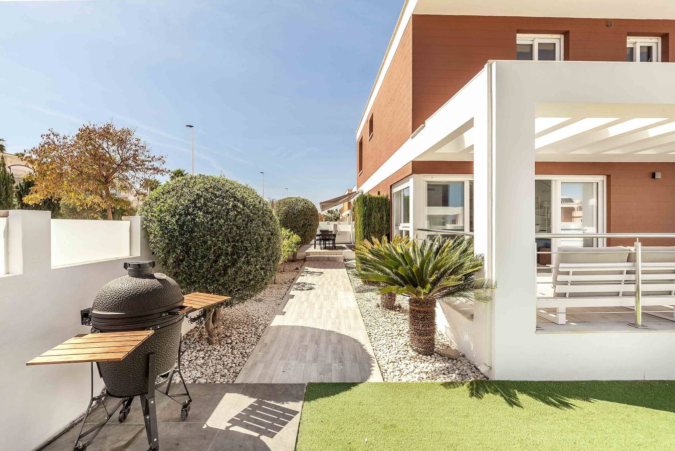 Villa "Casa Bos Orange" with Outdoor Pool and Whirlpool in Santa Pola, Costa Blanca