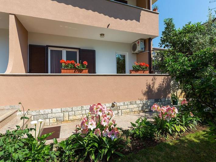 Ferienwohnung für 2 Personen, mit Garten in Poreč