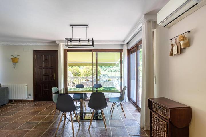 Chalet para 6 personas, con jacuzzi y jardín además de piscina y terraza en Reserva de la Biosfera de Urdaibai - 4