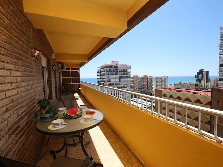 Holiday apartment for 6 people, with ocean view and balcony/terrace in Alicante