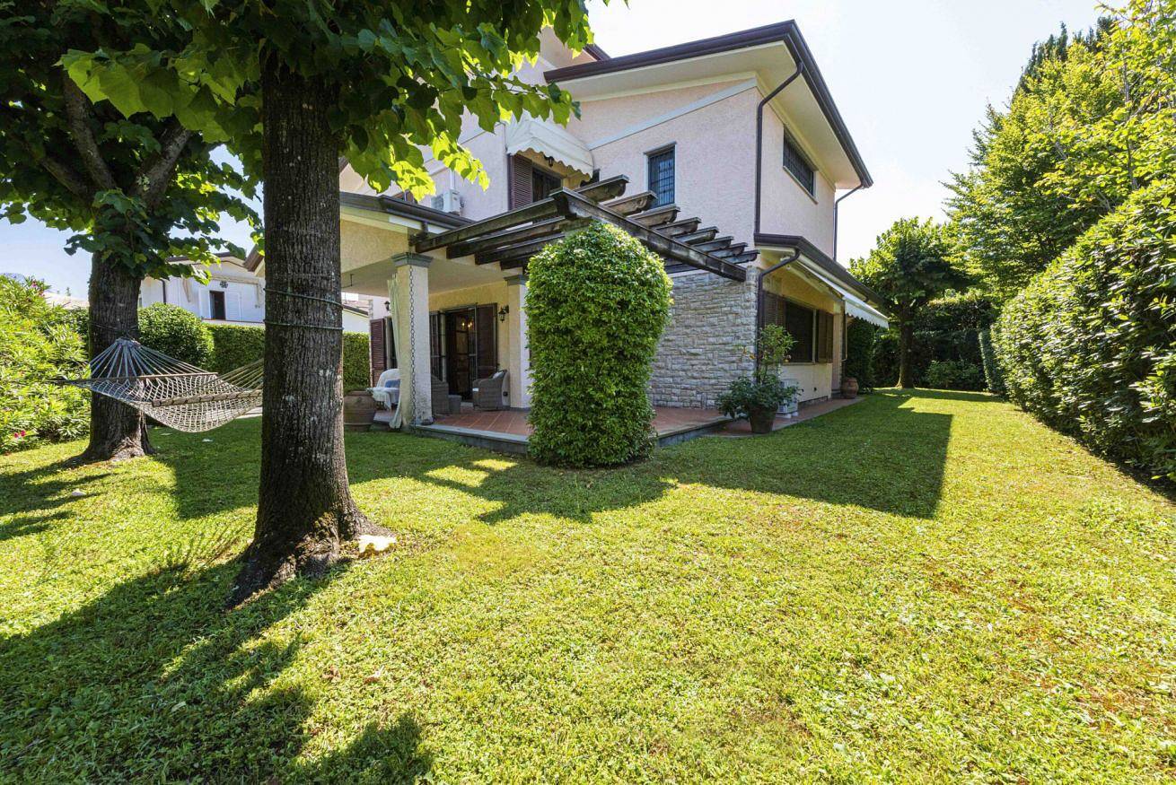 Villa Federica in Forte dei Marmi, Italienische Riviera