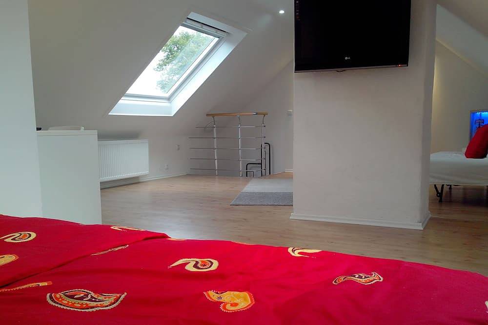 Entire apartment, In a good location to Dusseldorf and Cologne and the Jever Skihalle Neuss in Grevenbroich, Lower Rhine
