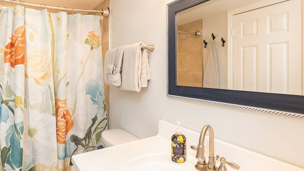 Ganze Wohnung, Tranquility by the Sea [Ocean Pointe 2407] in Tavernier, Monroe County