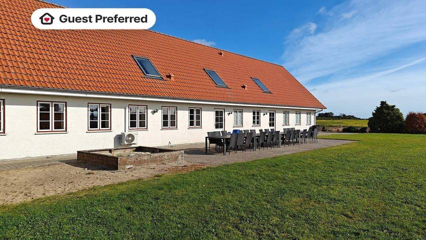 Ferienhaus für 20 Personen, mit Pool und Whirlpool sowie Terrasse und Garten, mit Haustier in Nordborg