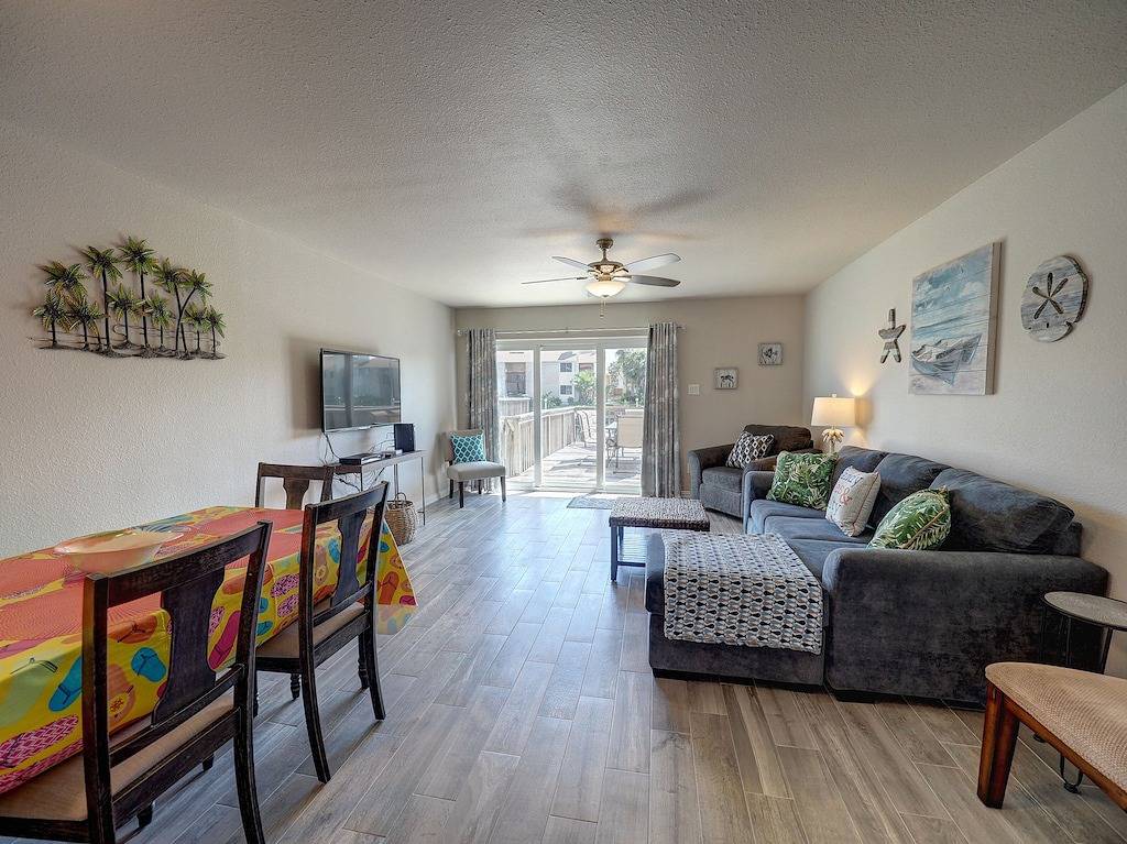 Neu renoviertes Stadthaus am Wasser / Strandnähe in North Padre Island, Corpus Christi