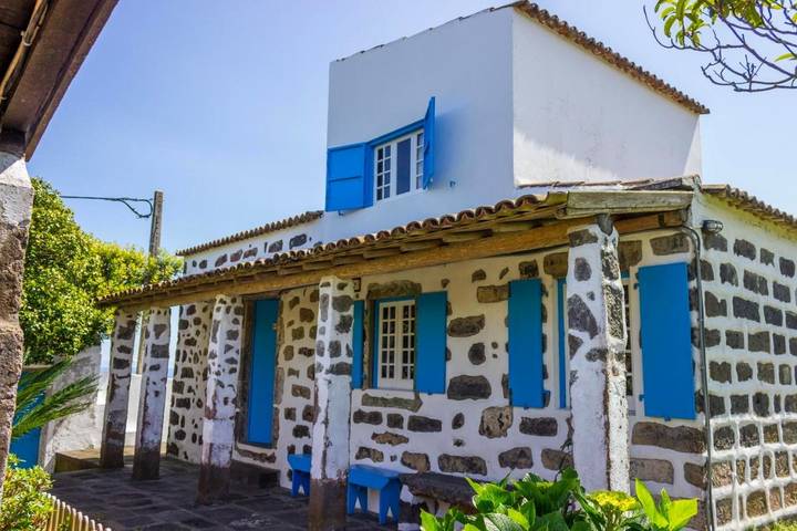 Casa de férias para 4 pessoas, com Terraço e Jardim e ainda Vista em Rabo de Peixe