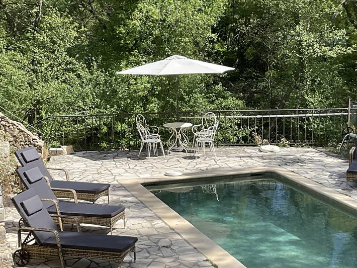 Location de vacances pour 8 personnes, avec terrasse et jardin à Entrecasteaux - 2