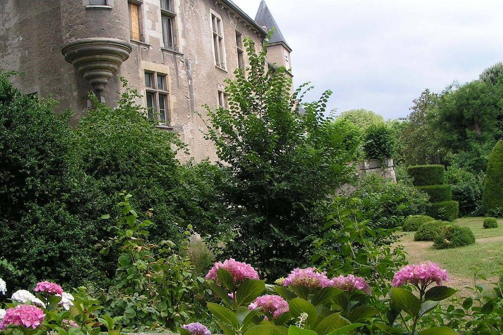 Entire apartment, 3* Studio Ideal For Curists, 30M2 Terrace, Magnificent View in Vichy, Vichy region