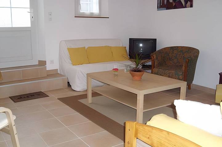 Location de vacances pour 4 personnes, avec jardin à Chargé - 3