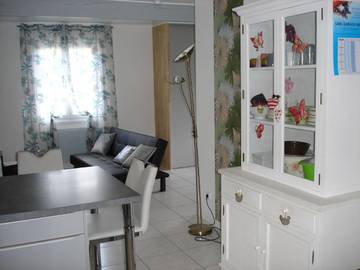 Gîte pour 4 personnes, avec terrasse ainsi que vue et jardin, adapté aux familles à Grosbreuil