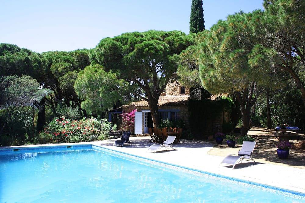 Moulin de charme dans les pins grande piscine Ramatuelle tout proche St Tropez in Pampelonne, Ramatuelle