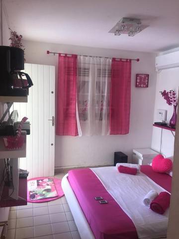 Chambre d’hôte pour 2 personnes, avec jardin et jacuzzi à Baie-Mahault