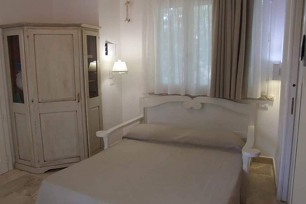 Entire apartment, Apartment with a large terrace near the sea, in Marina di Castagneto. in Marina di Castagneto Carducci, Etruscan Coast