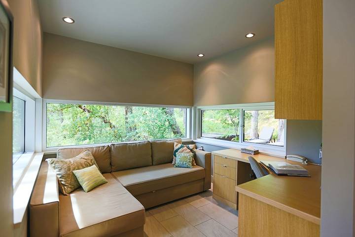 Bed and breakfast for 4 people, with sauna and garden as well as hot tub in British Columbia