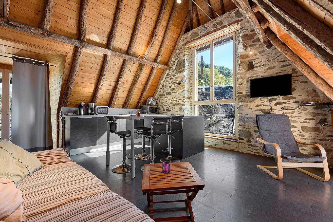 "La Grange" Gîte with Mountain View and Wi-Fi in Artalens-Souin, Pyrenéernas nationalpark