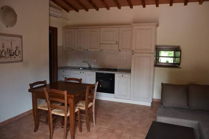 Villa per 6 persone, con piscina e terrazza nonché giardino in Campiglia Marittima